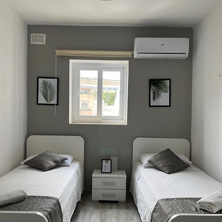 מסידה F3 Room 3, Private Room Two Single Beds Shared Bathroom מראה חיצוני תמונה