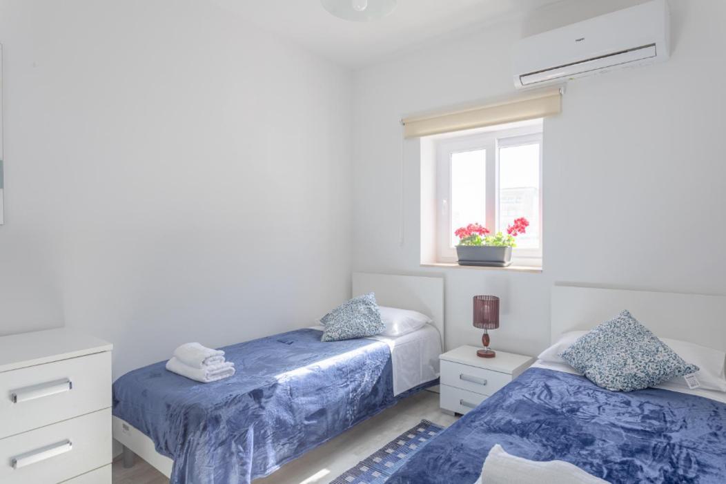 מסידה F3 Room 3, Private Room Two Single Beds Shared Bathroom מראה חיצוני תמונה